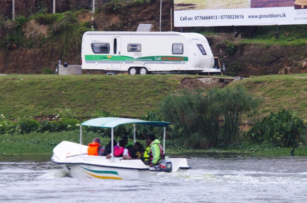 Go Outdoors Caravan Park نوفارا إيلِيا المظهر الخارجي الصورة