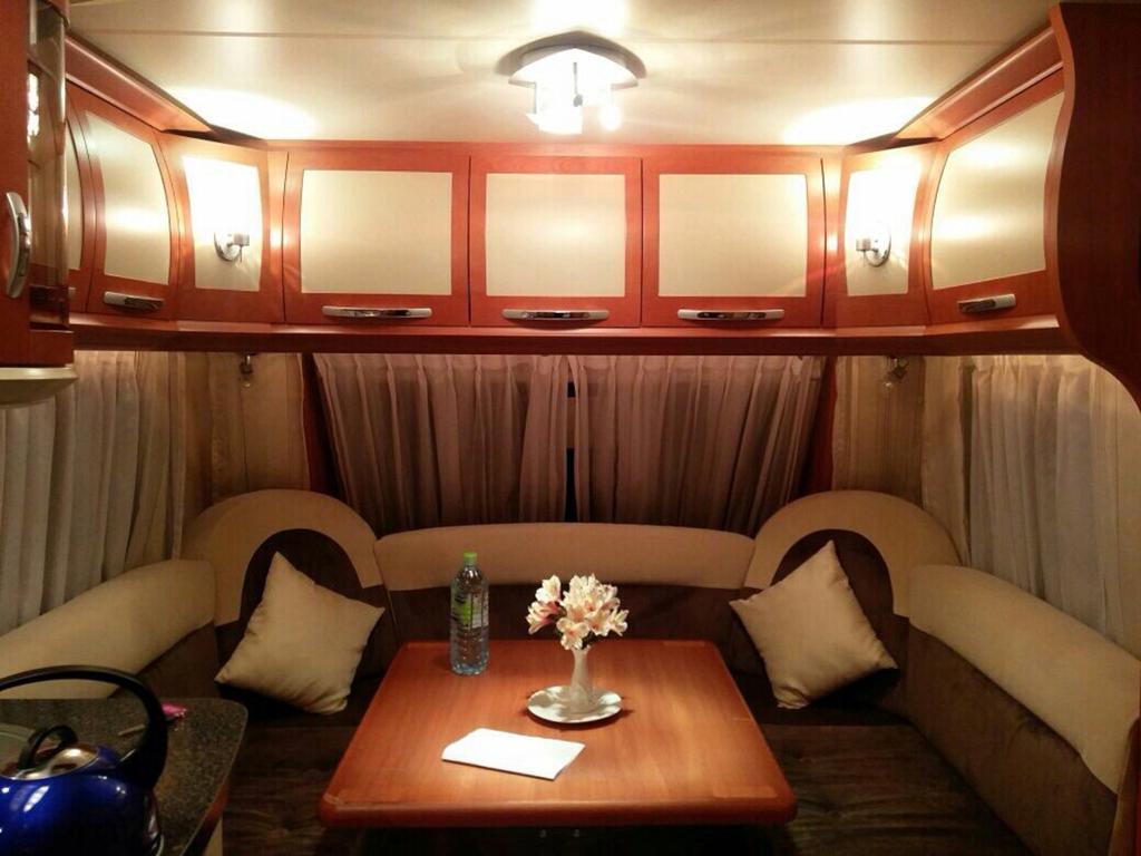 Go Outdoors Caravan Park نوفارا إيلِيا المظهر الخارجي الصورة