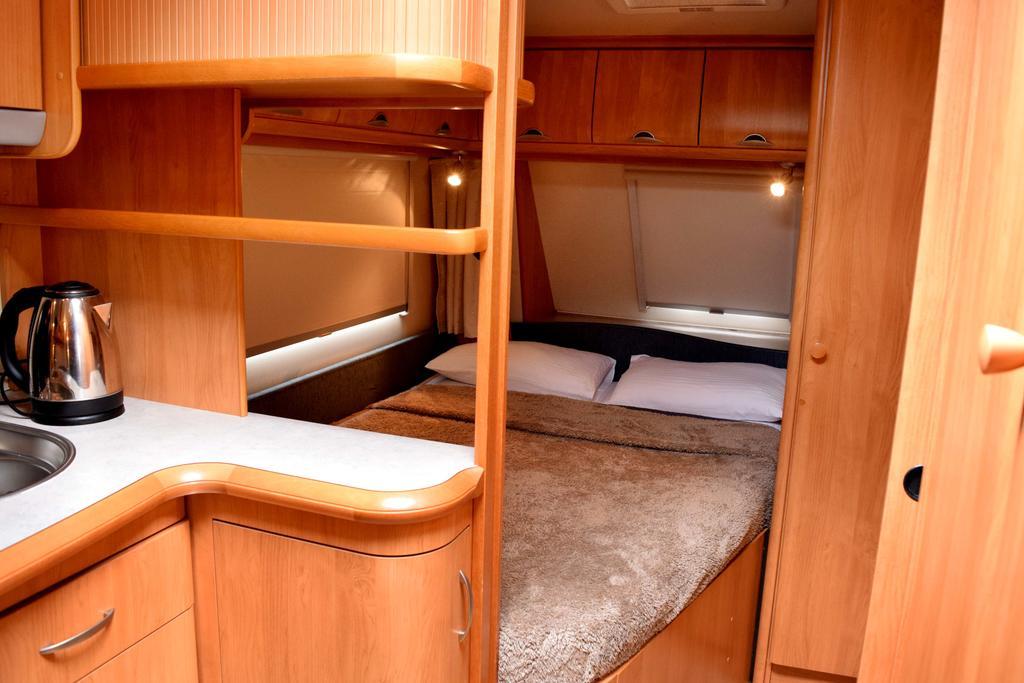 Go Outdoors Caravan Park نوفارا إيلِيا المظهر الخارجي الصورة