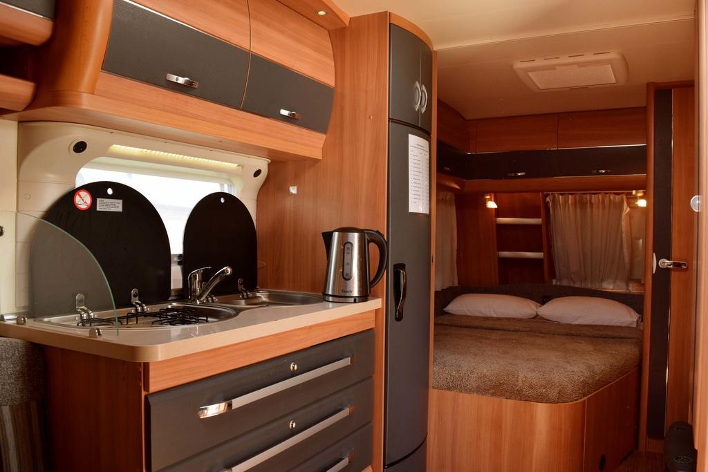 Go Outdoors Caravan Park نوفارا إيلِيا المظهر الخارجي الصورة