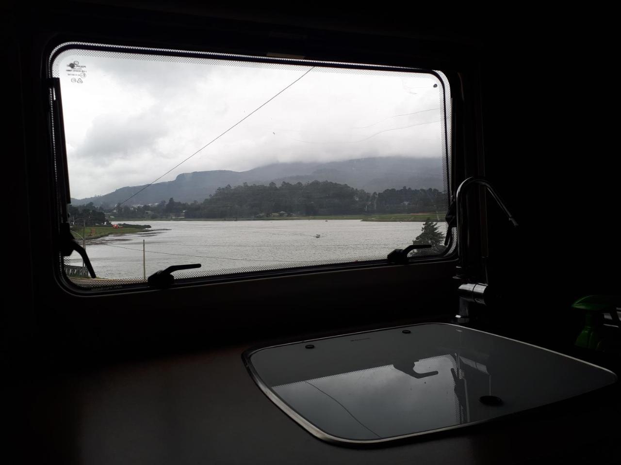 Go Outdoors Caravan Park نوفارا إيلِيا المظهر الخارجي الصورة