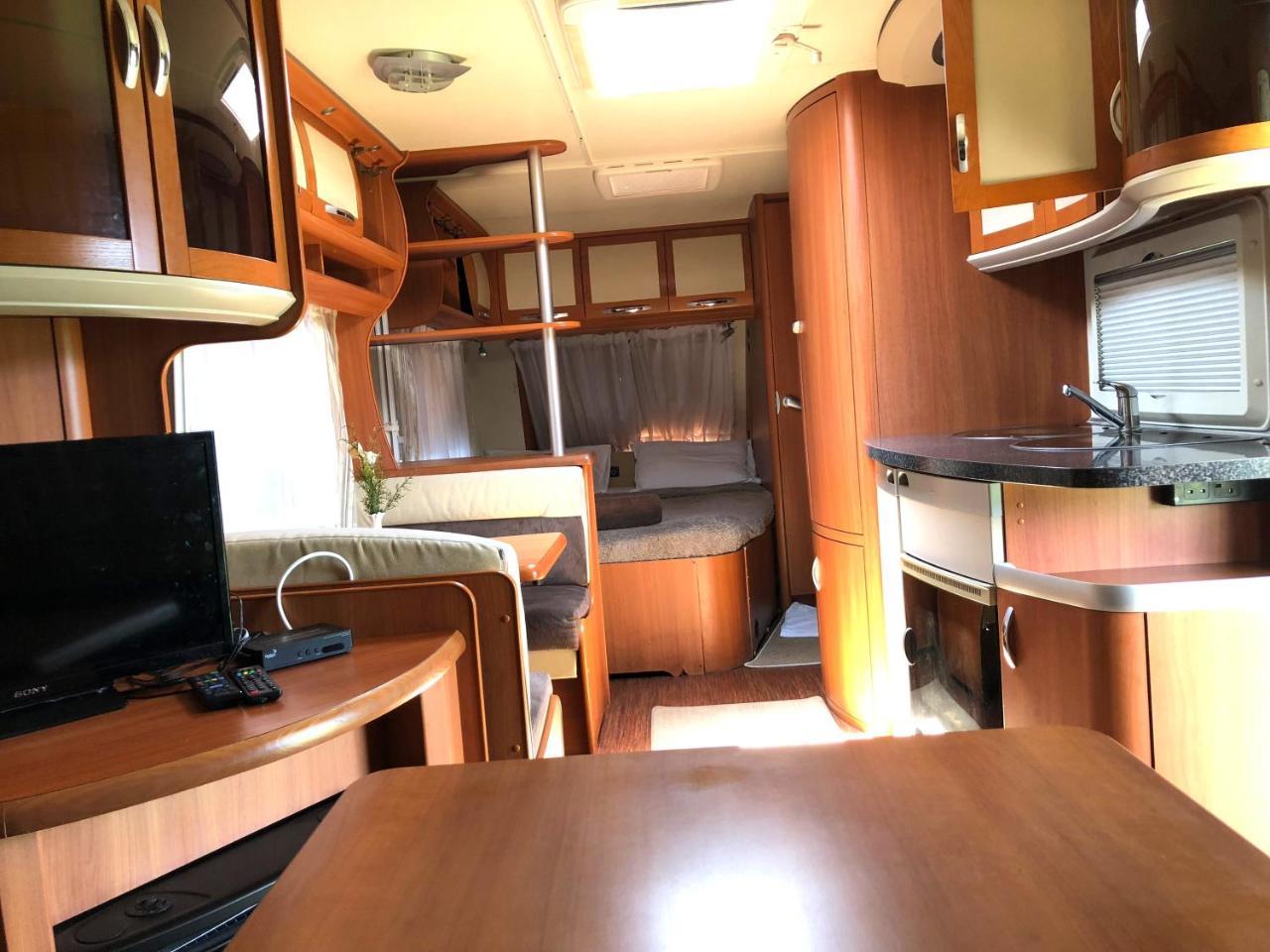 Go Outdoors Caravan Park نوفارا إيلِيا المظهر الخارجي الصورة