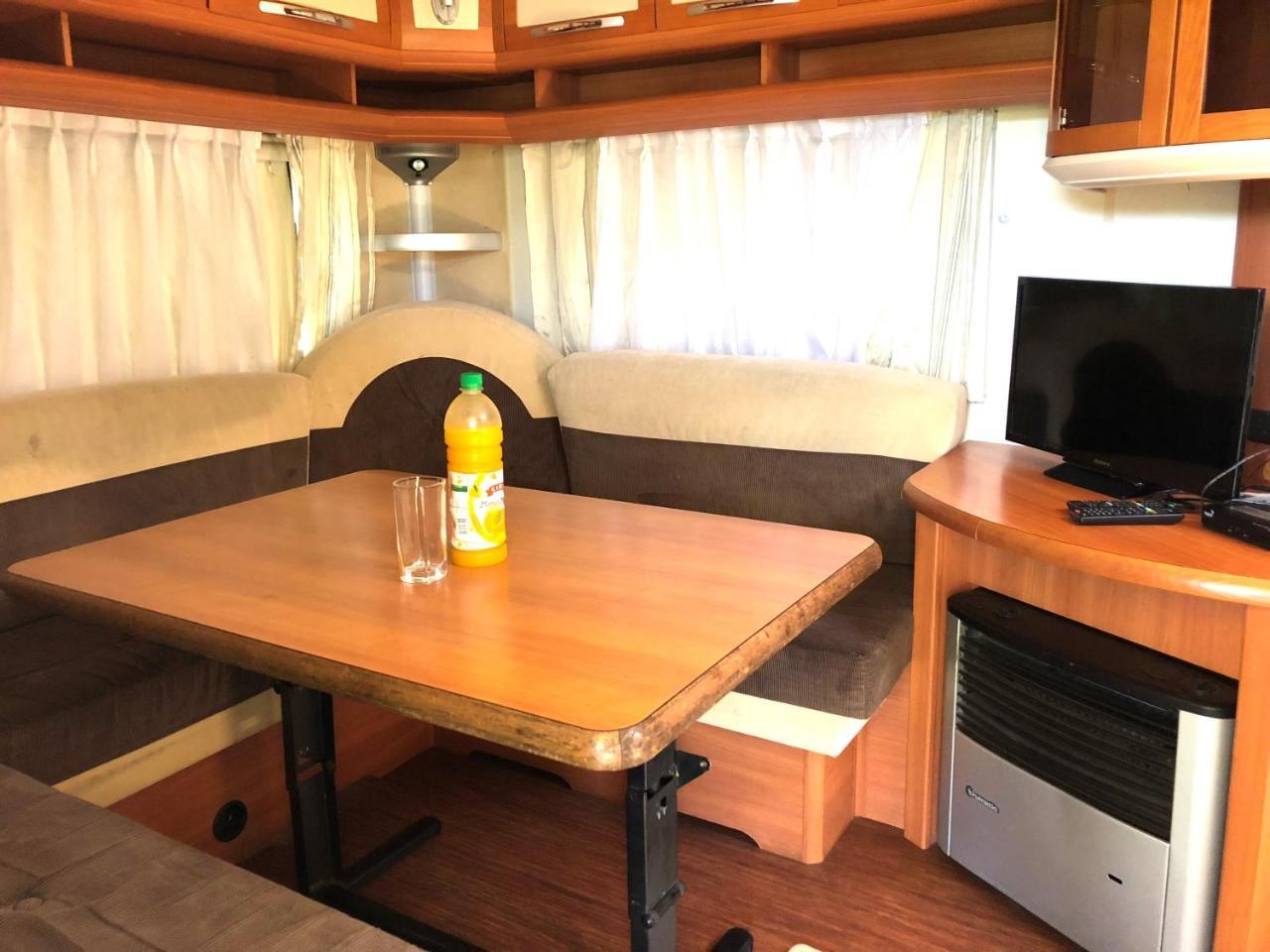 Go Outdoors Caravan Park نوفارا إيلِيا المظهر الخارجي الصورة